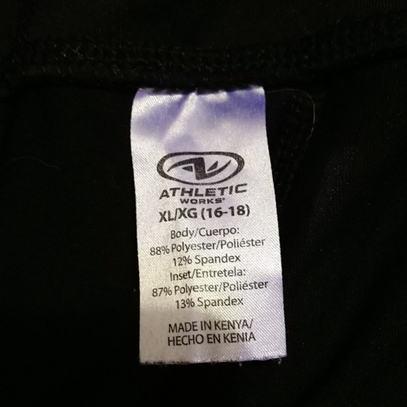 Athletic capris - Picture 3 of 3